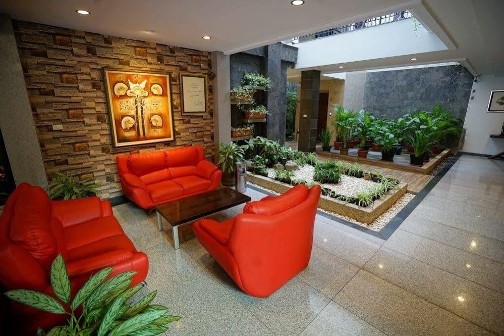 Hotel Collection O Pasteur Near Paris Mall Formerly Sweet Karina 3*