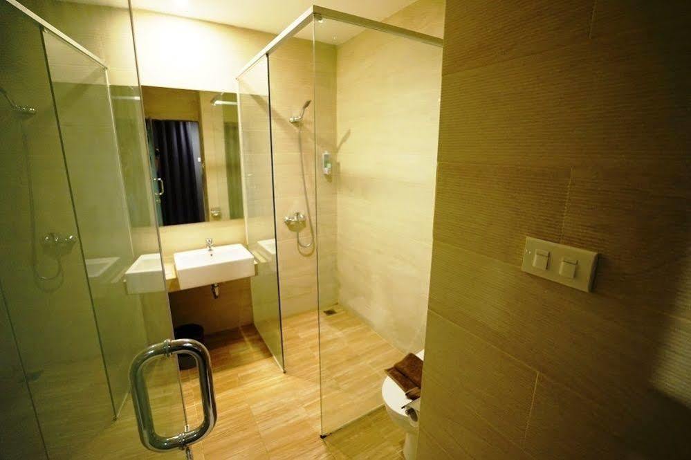 Hotel Collection O Pasteur Near Paris Mall Formerly Sweet Karina 3*