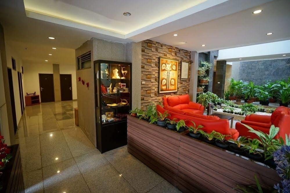 Collection O Pasteur Near Paris Mall Formerly Sweet Karina 3*